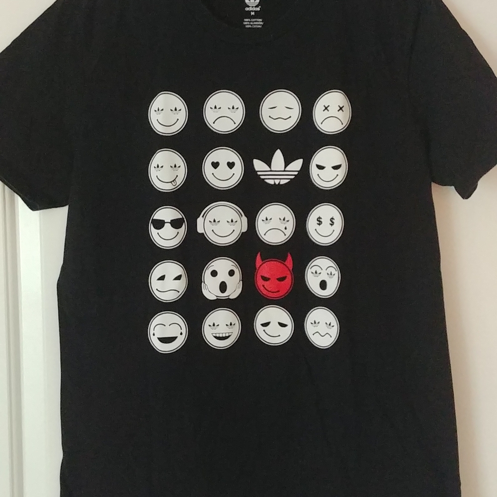 Adidas mens medium Emoji t-shirt black